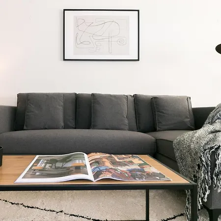 Premium Flat In Upscale Area, Balcony, Parking 리스본